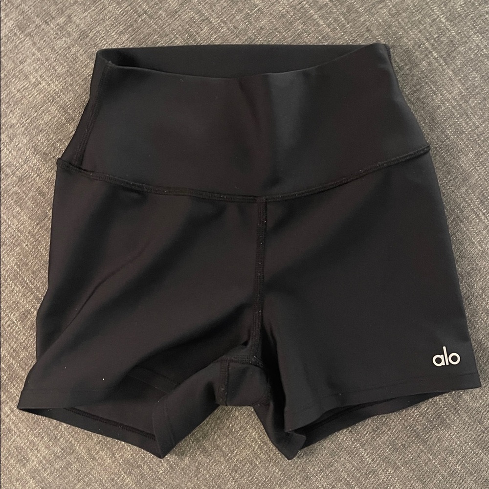 ALO Yoga 5" Airlift Energy Short, Black Size S